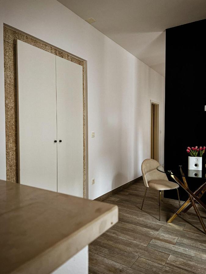 Borna And Franko Rooms Split City Centre Exterior photo
